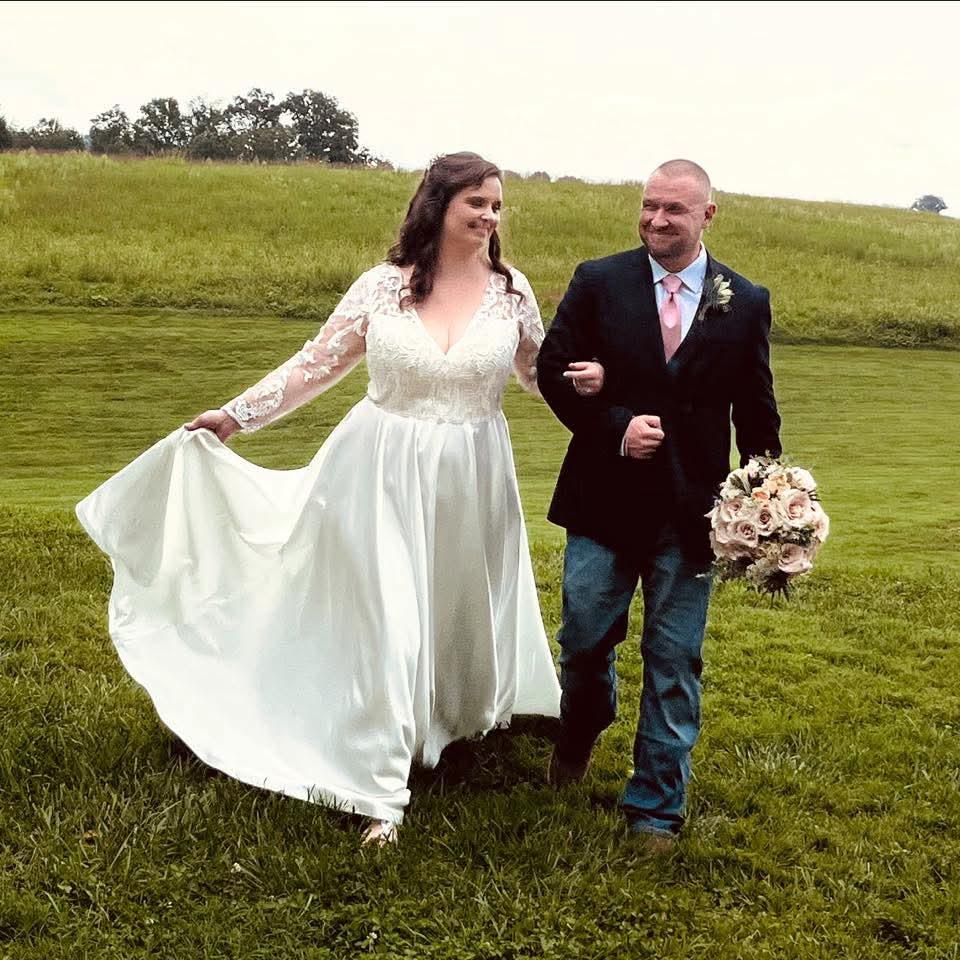 NC locally owned wedding venue located near Charlotte and Winston-Salem offering onsite lodging, wedding planning, DJ and bartender