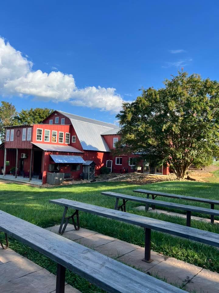 NC wedding venue near Charlotte and Winston-Salem that includes lodging