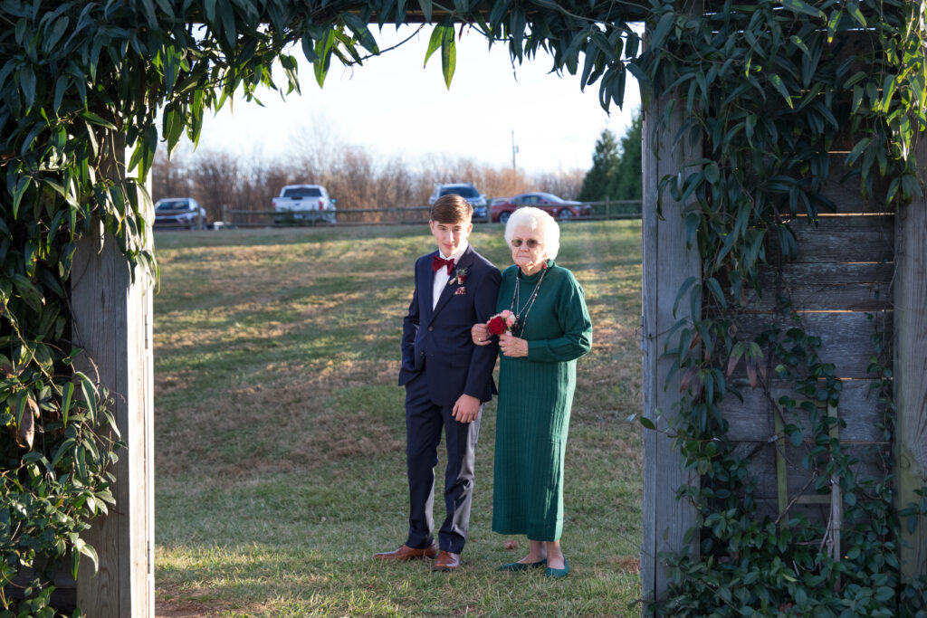 ocally owned wedding venue near Charlotte and Winston-Salem with mountain views includes lodging, DJ, bartender